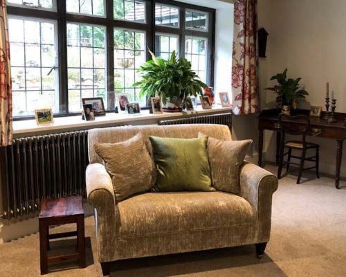 Customer Photos: Petworth Snuggler in Sanderson Icaria Linen