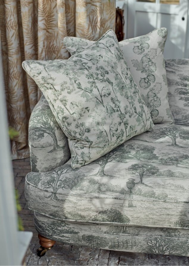 Helmsley 3 seater sofa in Woodland Toile Forest Green arm